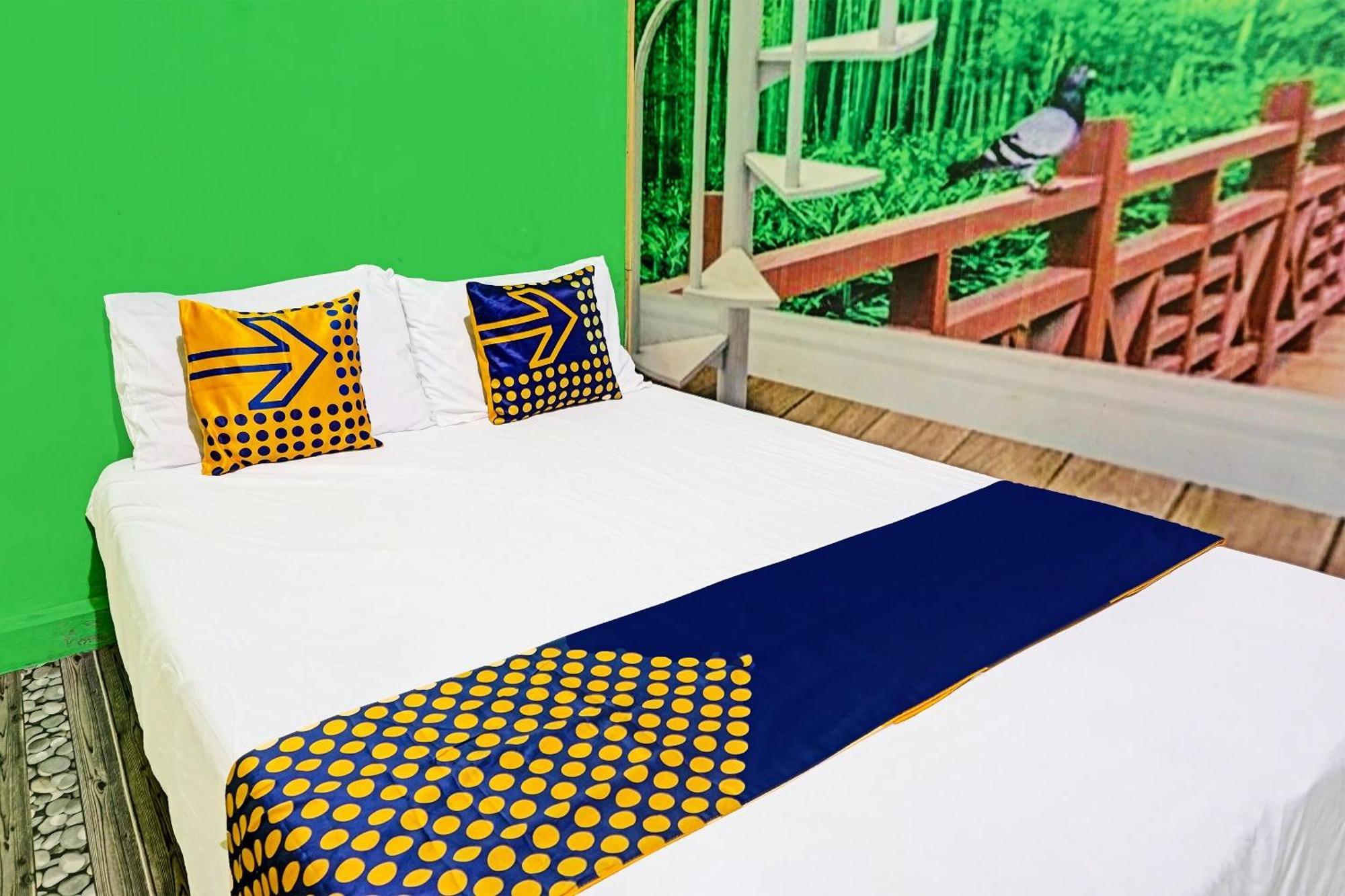 Oyo 91697 Nyaman Homestay Syariah Pare Exteriör bild