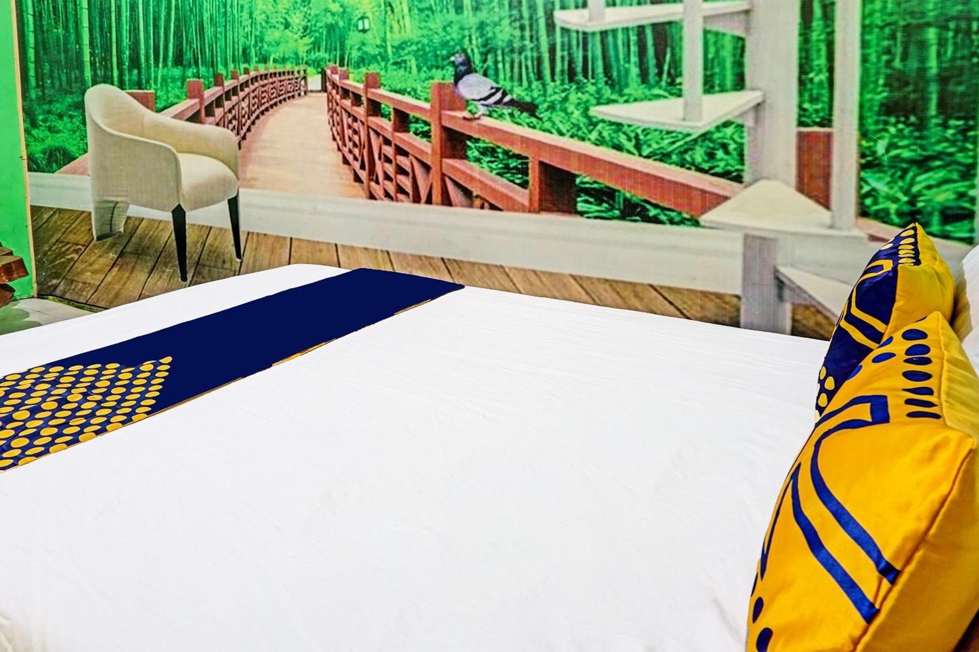 Oyo 91697 Nyaman Homestay Syariah Pare Exteriör bild