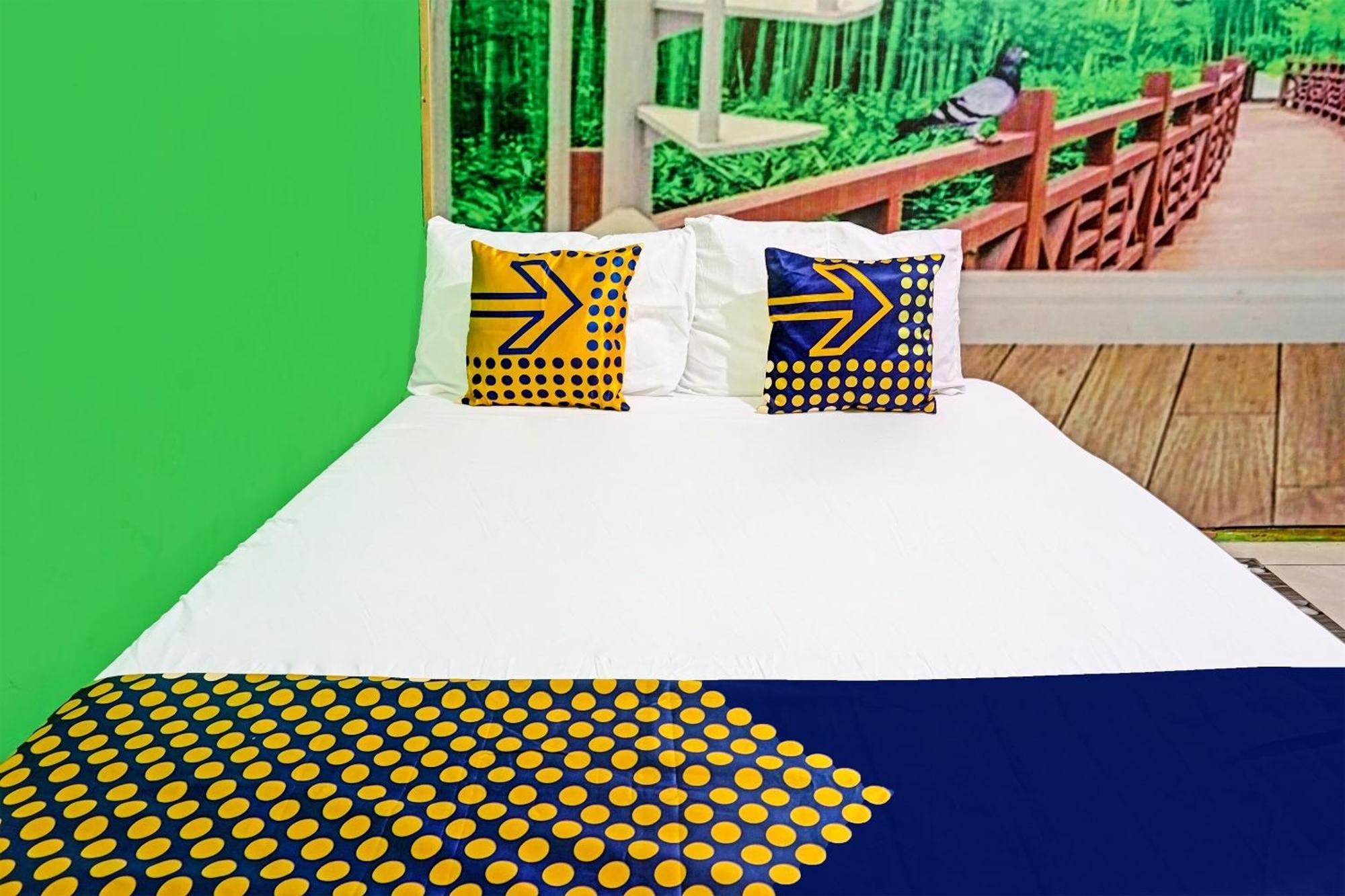Oyo 91697 Nyaman Homestay Syariah Pare Exteriör bild